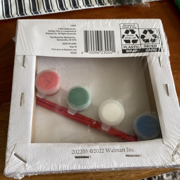 CHRISTMAS ACTIVITIES- GAME FOUR IN A ROW AND WATER COLOR PAINT YOUR OWN - Picture 5 of 5